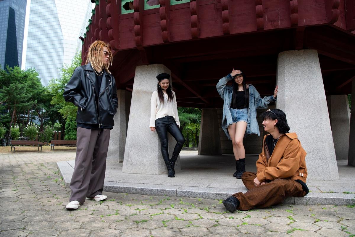 The Influence of K-Pop on Global Fashion Trends
